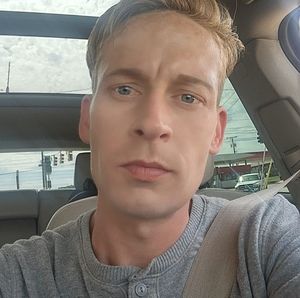 Meet your Posher, Devin